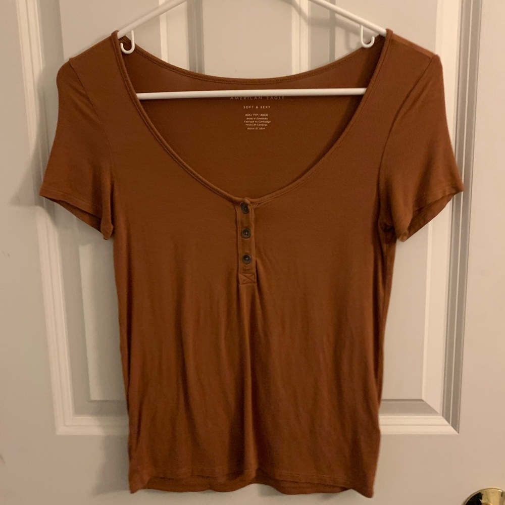 loose brown tee